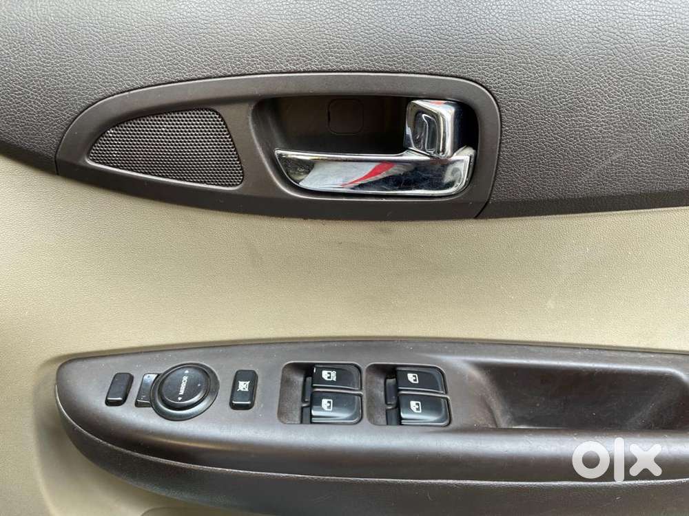 Hyundai I20 Sportz At 1.4, 2012, Petrol