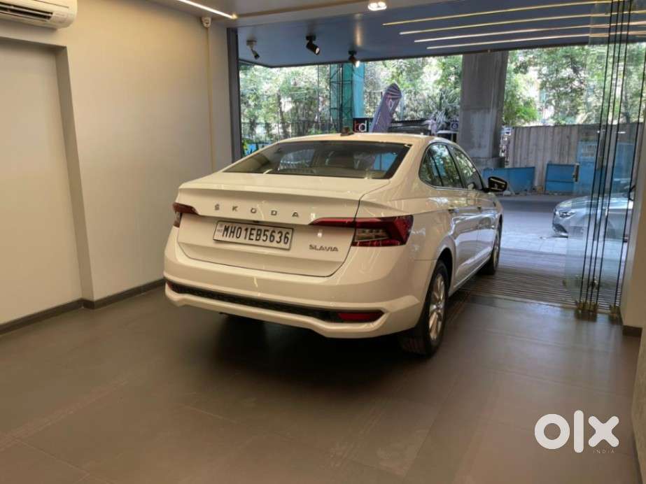 Skoda Slavia Ambition 1.0l Tsi At, 2022, Petrol