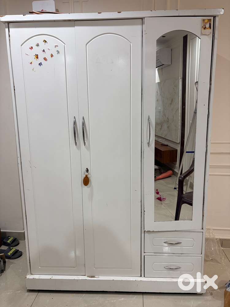 Wardrobe/Almira/Closet