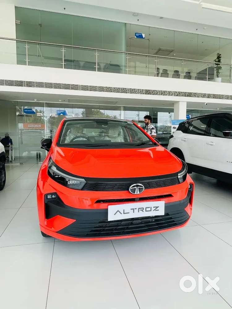 Tata Altroz Available 
Yearback 2025 Models Available &2026 Available