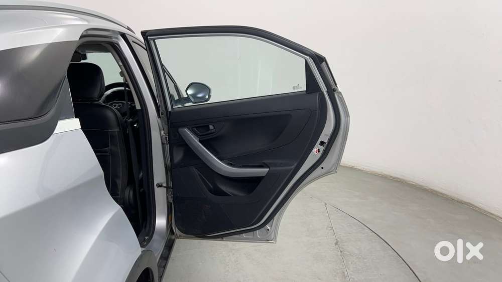 Tata Nexon 1.2 Revotron Xma Amt (s), 2021, Petrol
