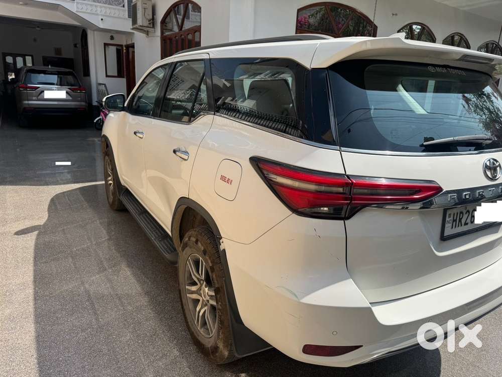 Toyota Fortuner (2021-present) 4x2at Diesel 2021