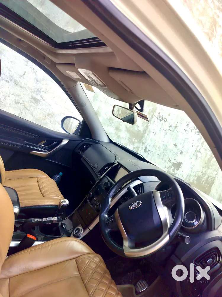 Mahindra Xuv500 W11