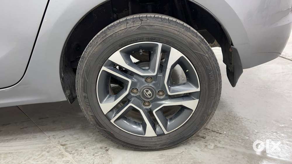 Tata Tigor Xza, 2018, Petrol