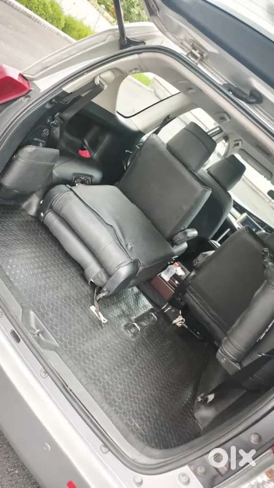 Toyota Innova Crysta 2016 (taxi)