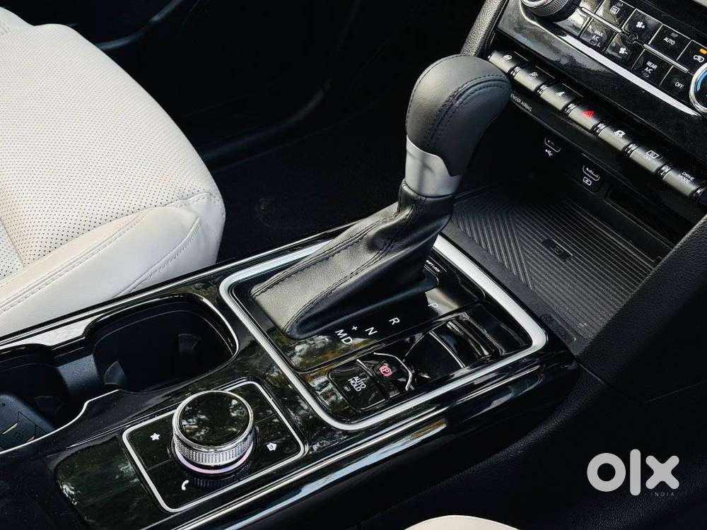 Mahindra Xuv700 2.2 Ax 7 Diesel At Luxury Pack Str, 2025, Diesel