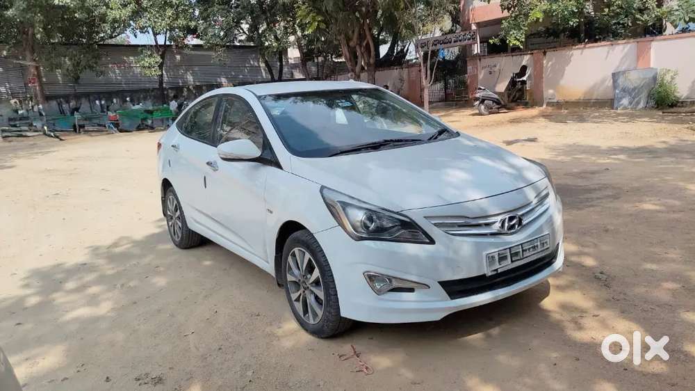 Hyundai Verna Diesel Manual 13595 Km 2015