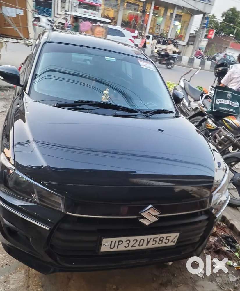 Maruti Suzuki Dzire Black Colour 2025 Petrol 1550 Km Driven
