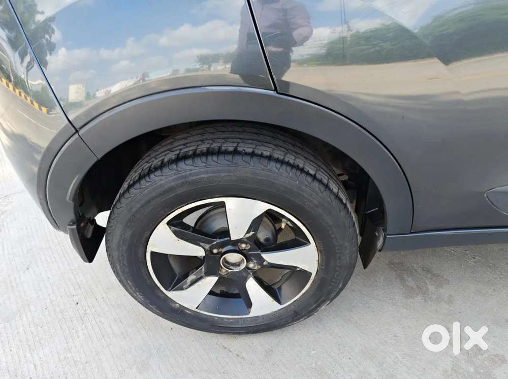 Tata Nexon 1.2 Revotron Xza Plus, 2018, Petrol