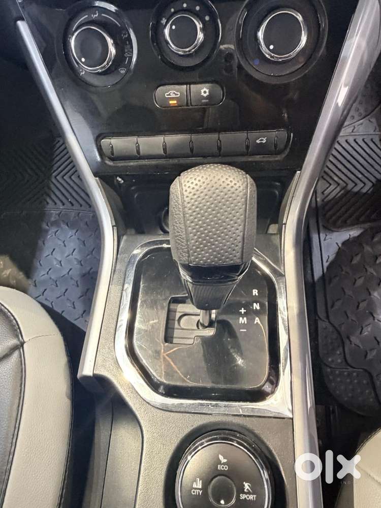 Tata Nexon 1.2 Revotron Xma Amt (s), 2023, Petrol