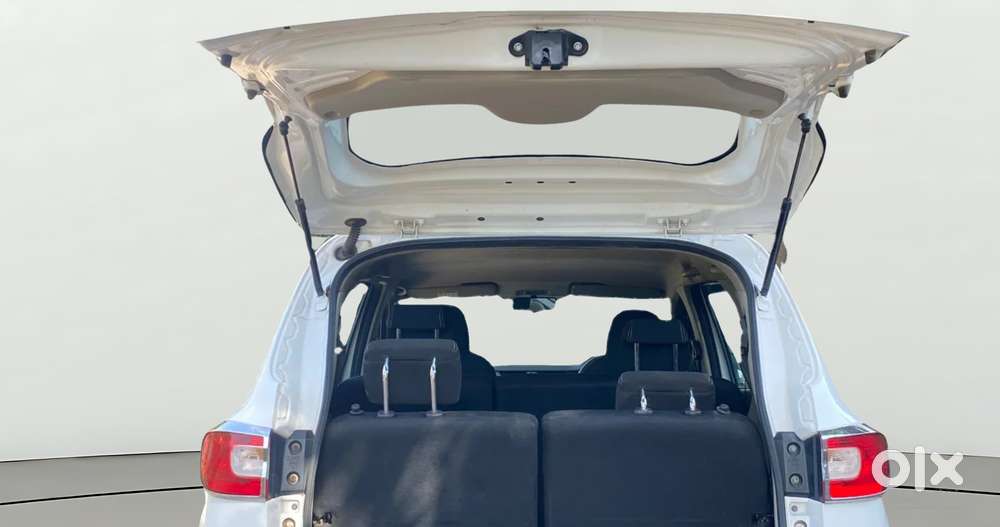 Renault Triber Rxt, 2022, Petrol