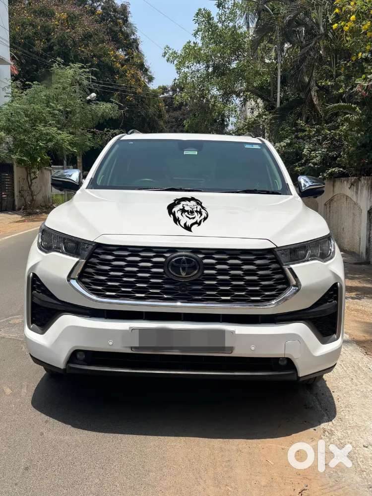 Toyota Innova Hycross 2024