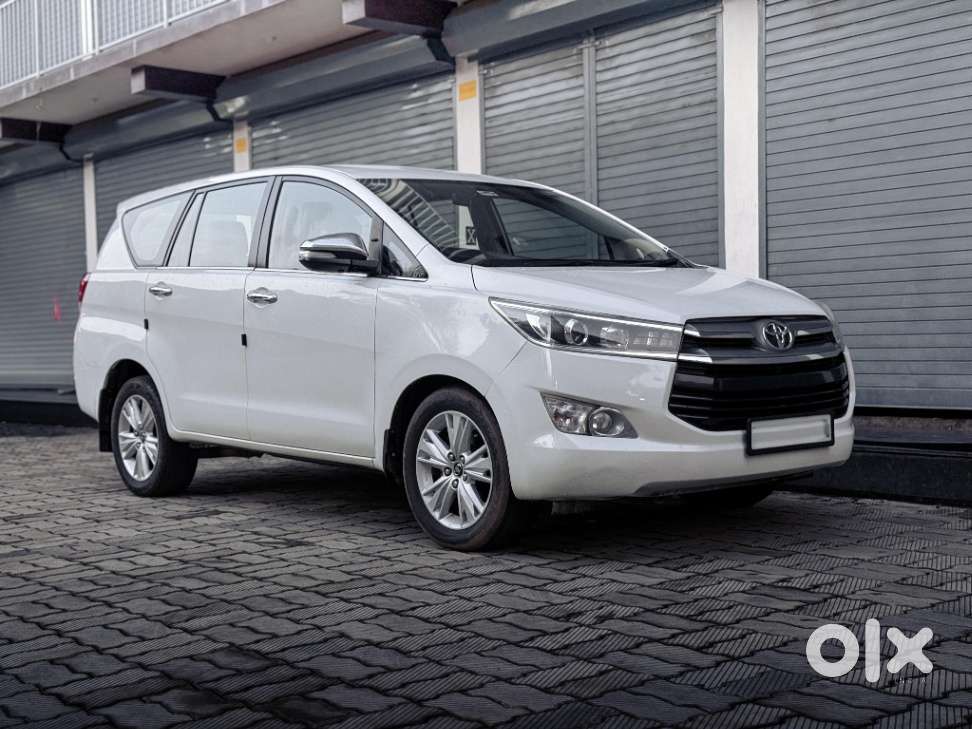 Toyota Innova Crysta 2.8z Automatic, 2016, Diesel