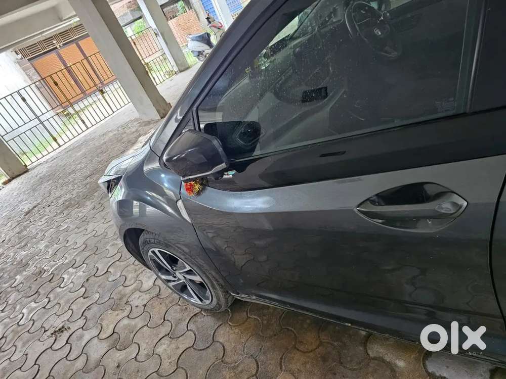 Tata Altroz 1.2 Xz Petrol Manual 2025