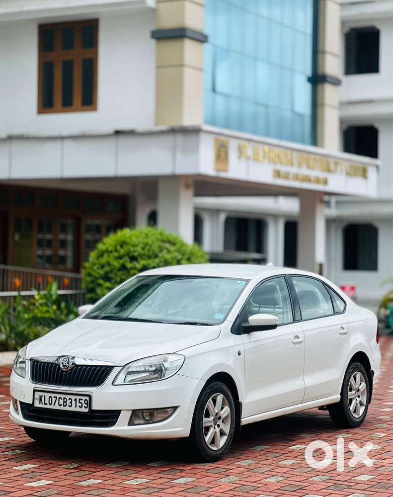 Skoda Rapid 2011-2013 1.6 Mpi Ambition Plus Alloy, 2014, Petrol