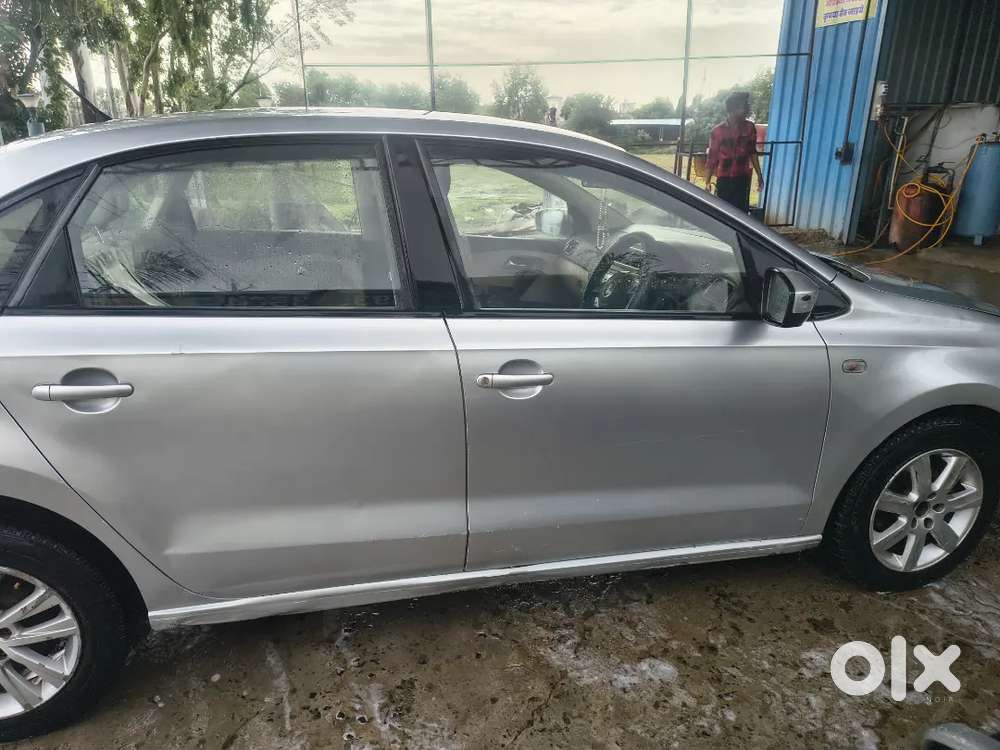 Volkswagen Vento Highline 2011 Car
