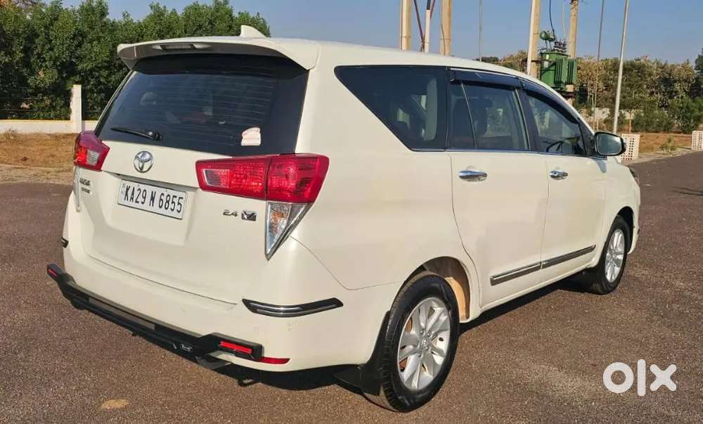 Innova Crysta 2.4 V Mt 7 Str 2020