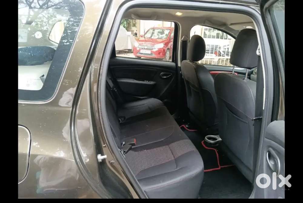 Renault Duster 2017 Petrol .. Automatic.33100 Km Driven. No Accident.