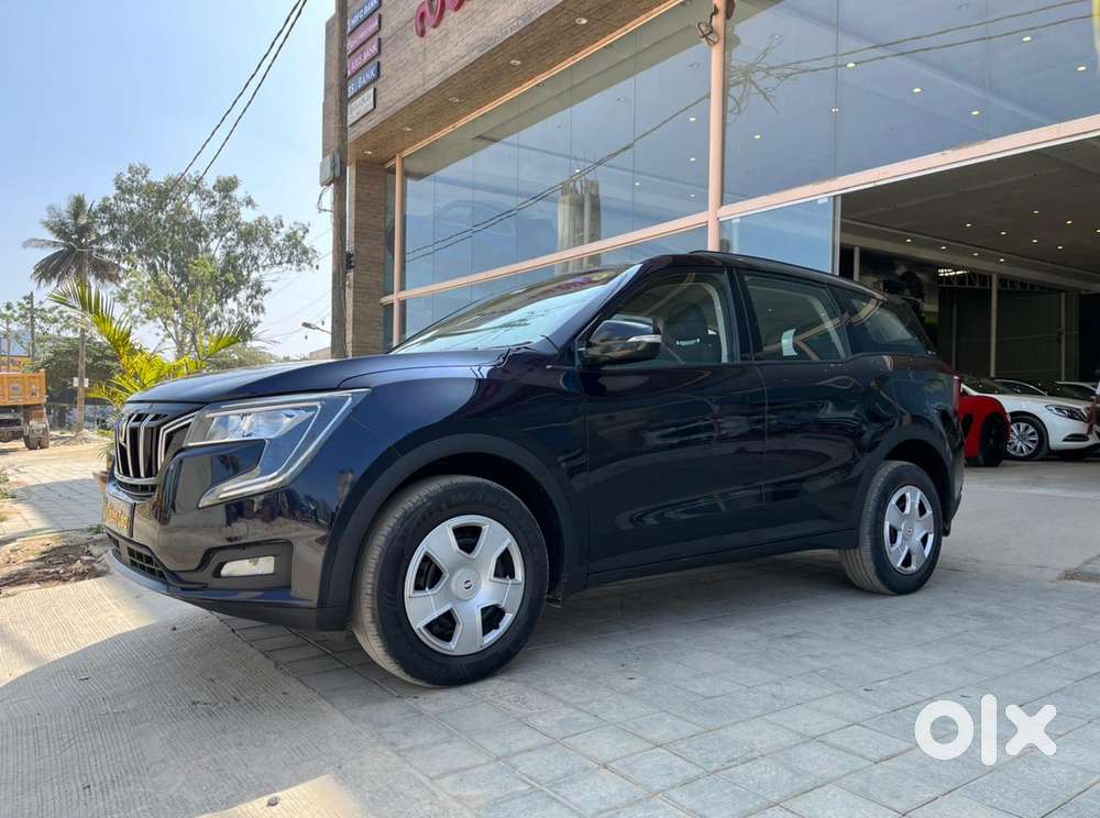 Mahindra Xuv700 2.0 Ax 3 Petrol Mt 5 Str, 2022, Petrol