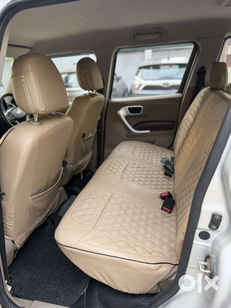 Mahindra Tuv 300 T8 Plus Amt, 2017, Diesel
