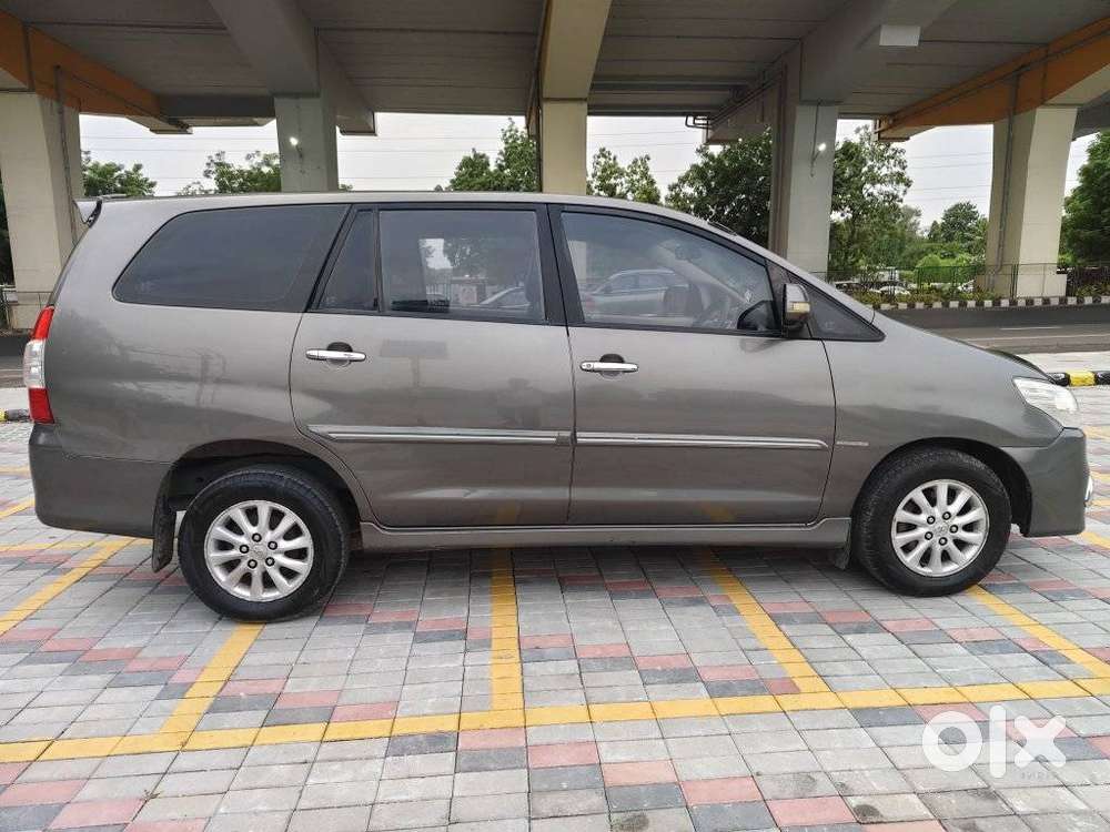 Toyota Innova 2.5 V 8 Str, 2012, Diesel