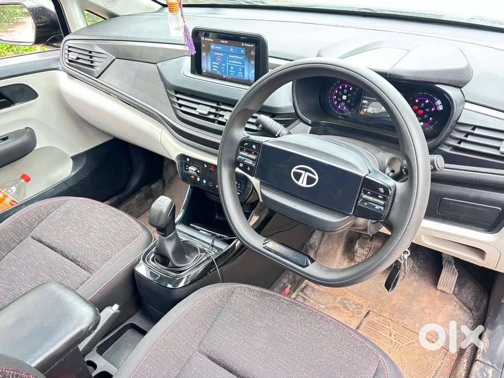 Tata Altroz Xe Petrol, 2025, Petrol
