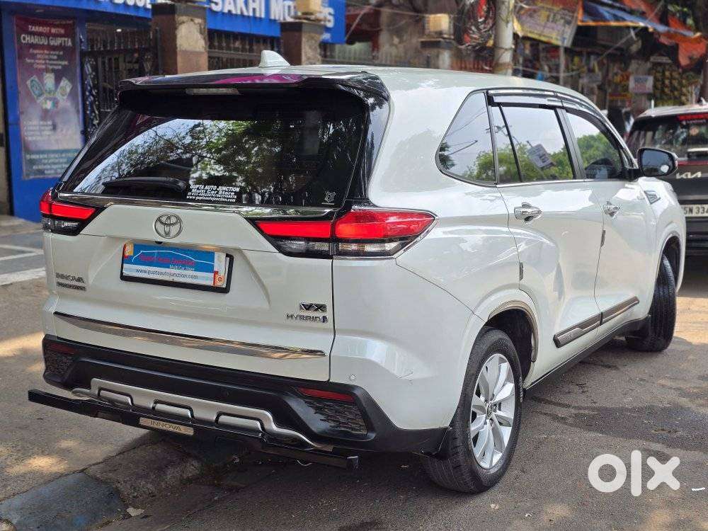 Toyota Innova Hycross 2.0 Vx Hybrid 8 Str, 2023, Petrol