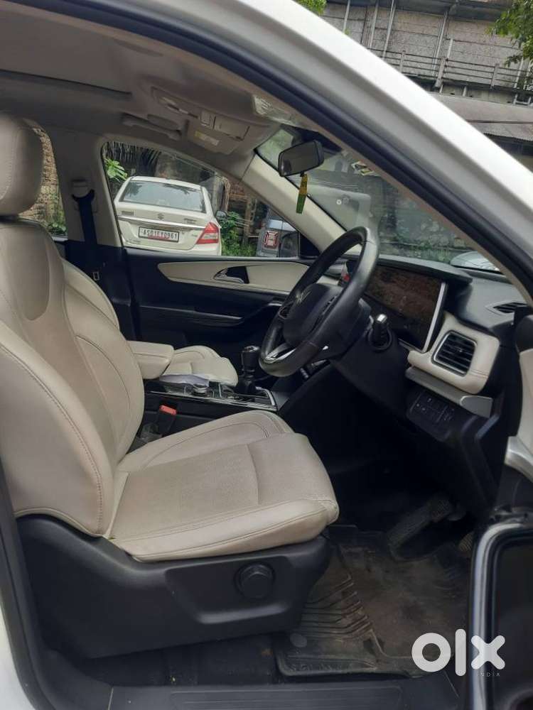 Mahindra Xuv700 2.2 Ax 7 Diesel Mt Str, 2023, Diesel