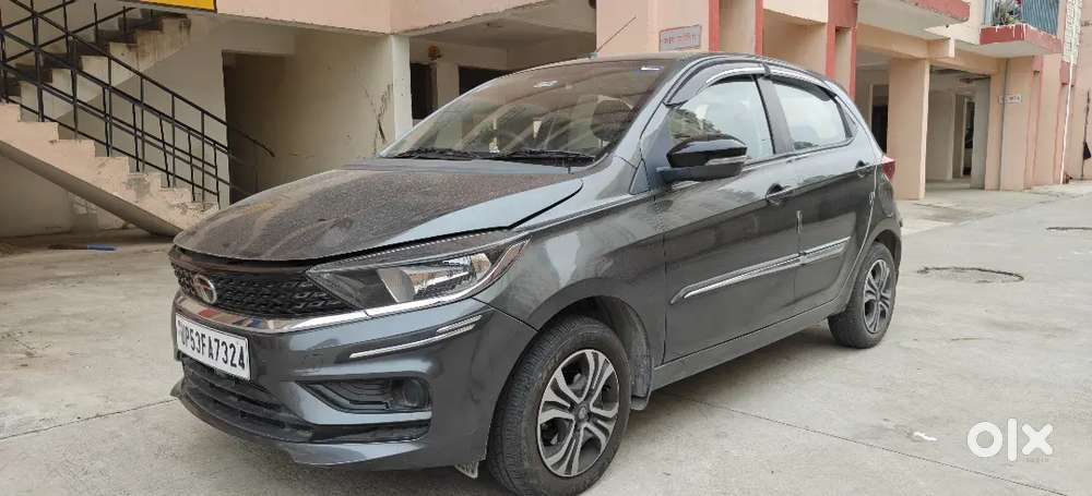 Tata Tiago 1.2 Revotron Xt 2024, Single Hand Use And Very Less Driven