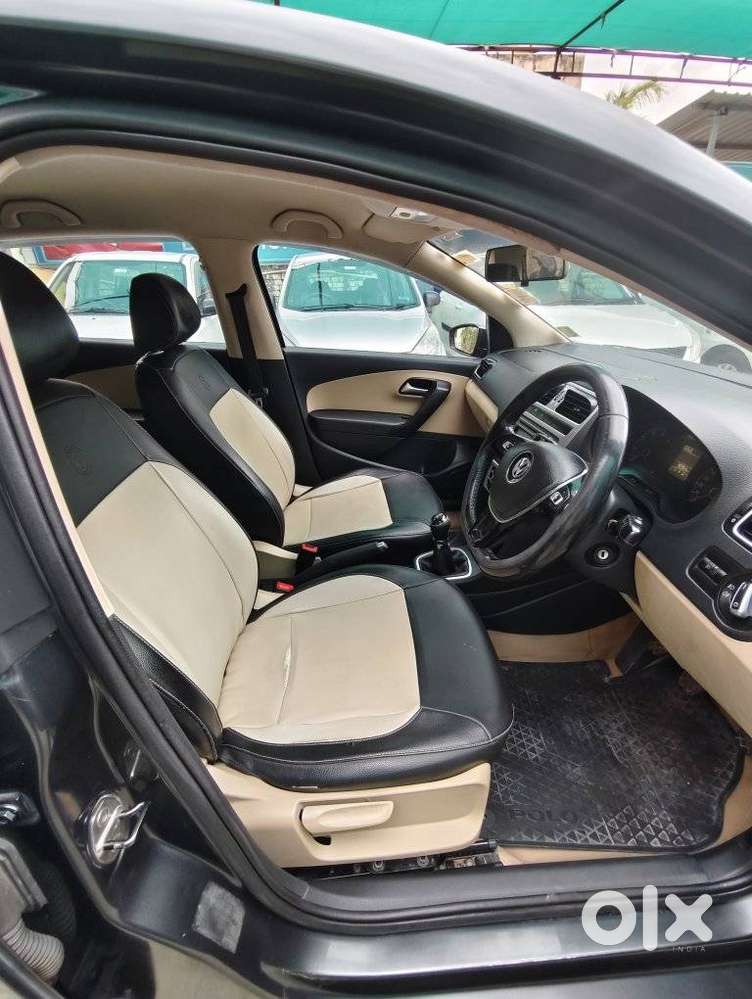 Volkswagen Polo Petrol Highline 1.2l, 2015, Petrol