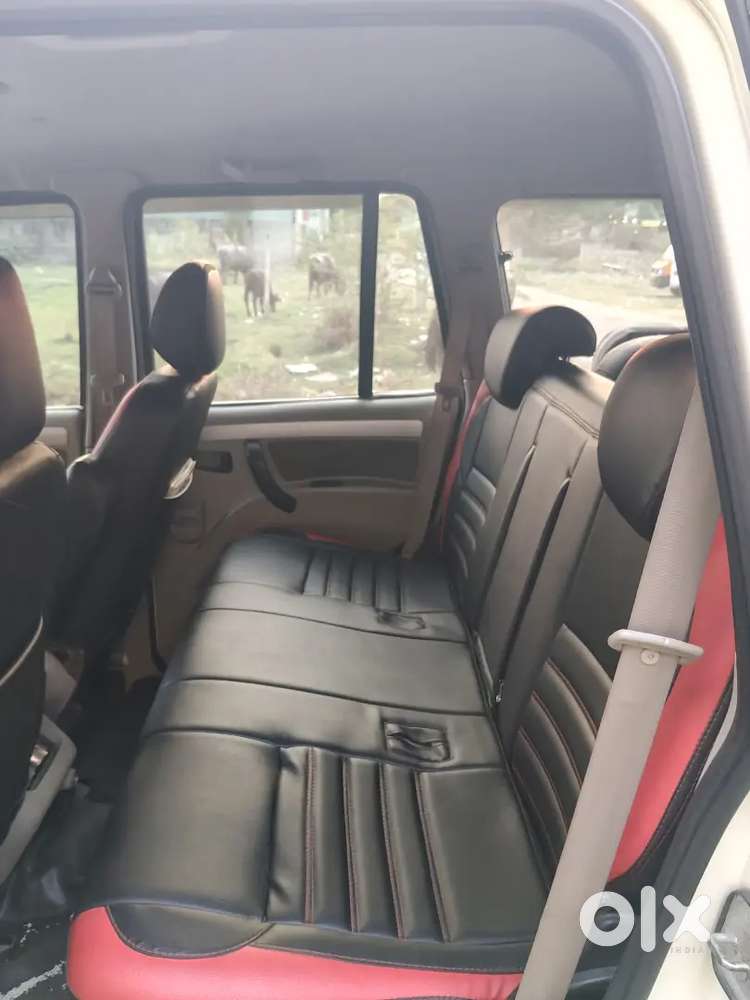 Mahindra Scorpio S10