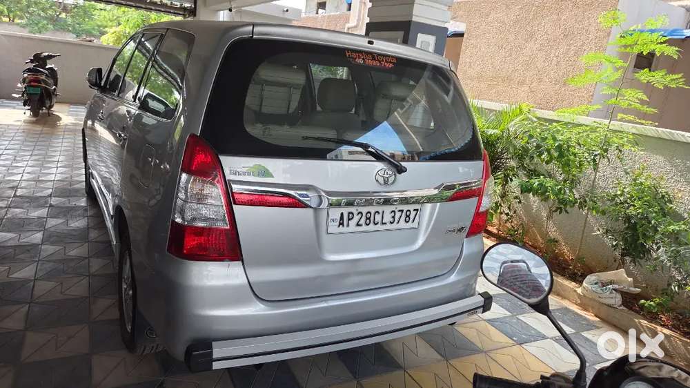 Toyota Innova 2014
