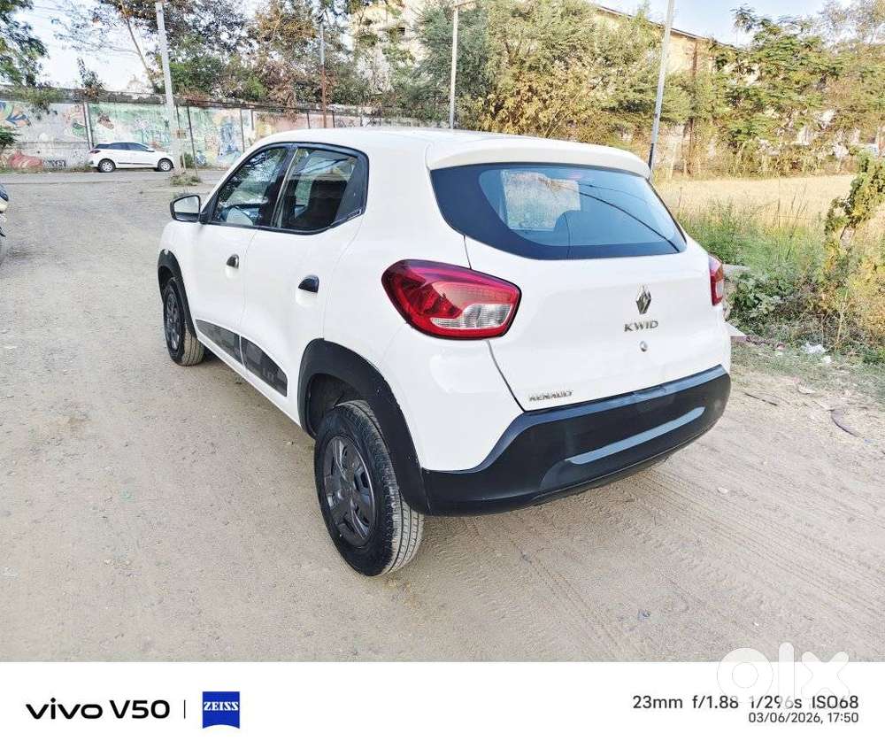 Renault Kwid 1.0 Rxt 02 Anniversary Edition, 2017, Petrol