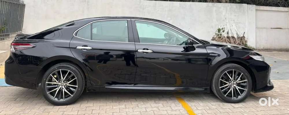 Toyota Camry 2024 Showroom Condition