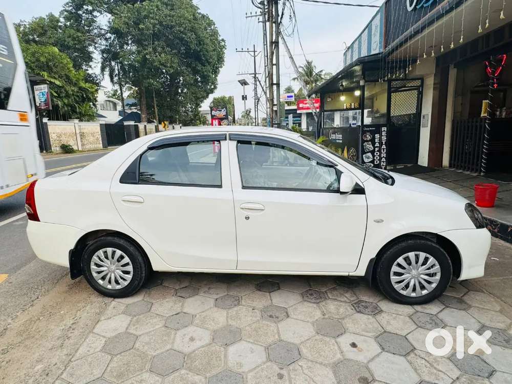 Toyota Etios Cross 2016