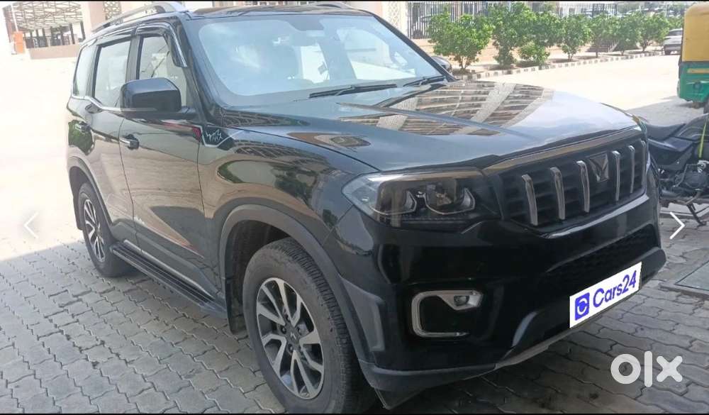 Brand New Mahindra Scorpion Z8l 2024,  Black