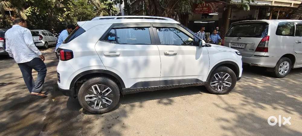 Hyundai Venue 2021 Diesel 77000 Km Driven