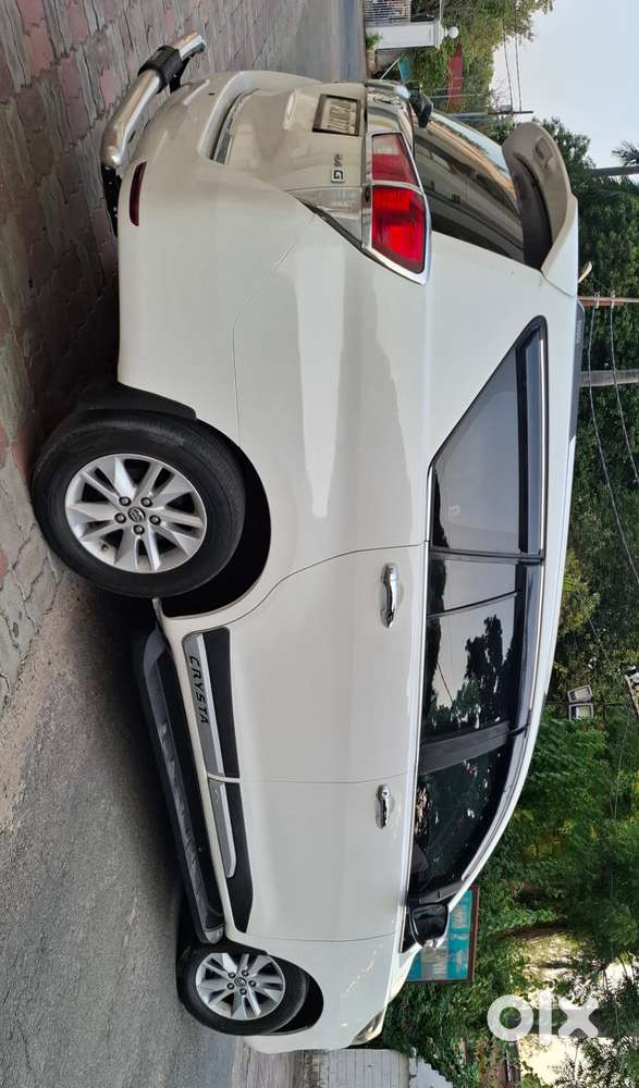 Toyota Innova Crysta 2.4 G Mt, 2016, Diesel