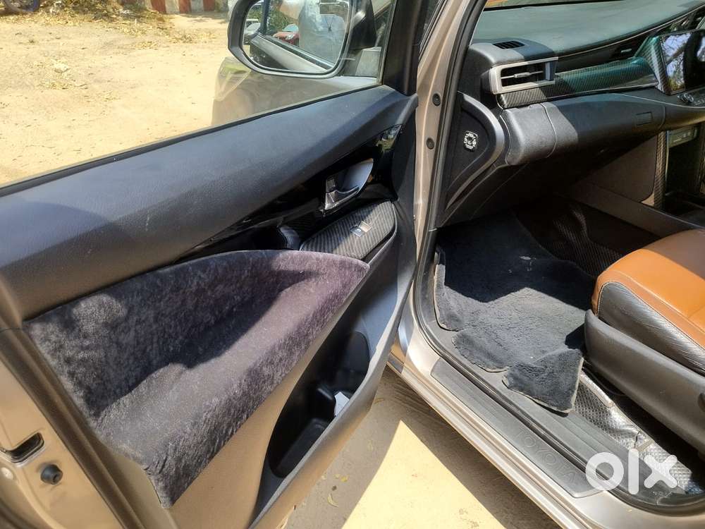 Toyota Innova Crysta 2.8z Automatic, 2017, Diesel