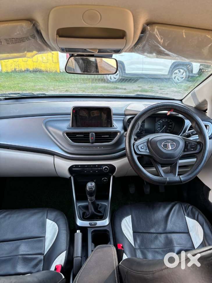 Tata Altroz Xz, 2022, Petrol
