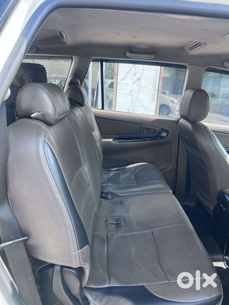 Toyota Innova 2.5 G (diesel) 8 Seater, 2016, Diesel