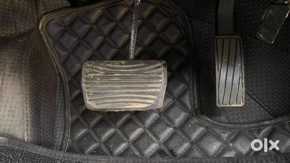 Mahindra Xuv700 2.0 Ax 7 Petrol Mt Str, 2021, Petrol