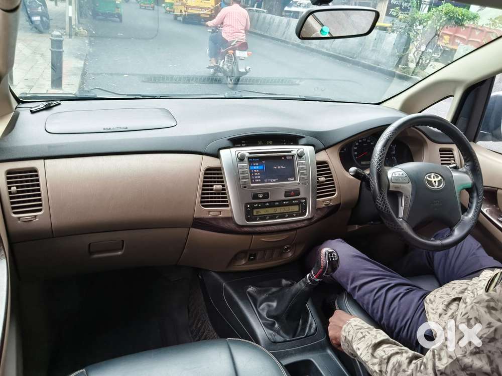 Toyota Innova 2.5 V 8 Str, 2016, Diesel