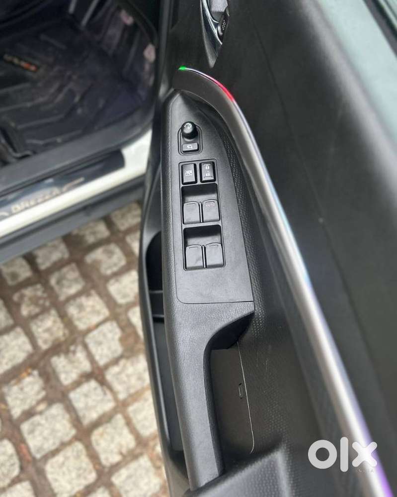 Maruti Suzuki Brezza 1.5 Lxi Cng, 2024, Cng & Hybrids