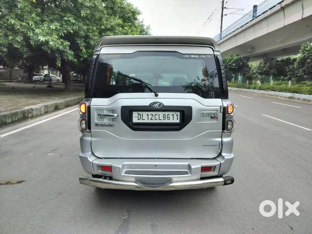 Mahindra Scorpio S10 2017