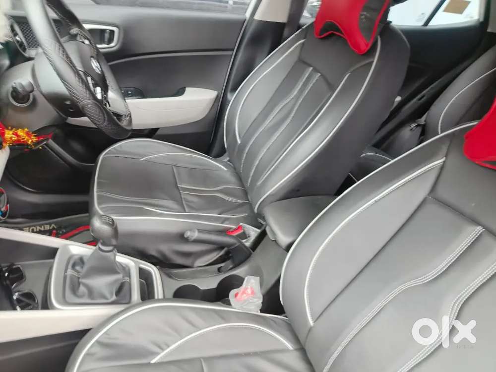 Hyundai Venue Petrol Manual 2025