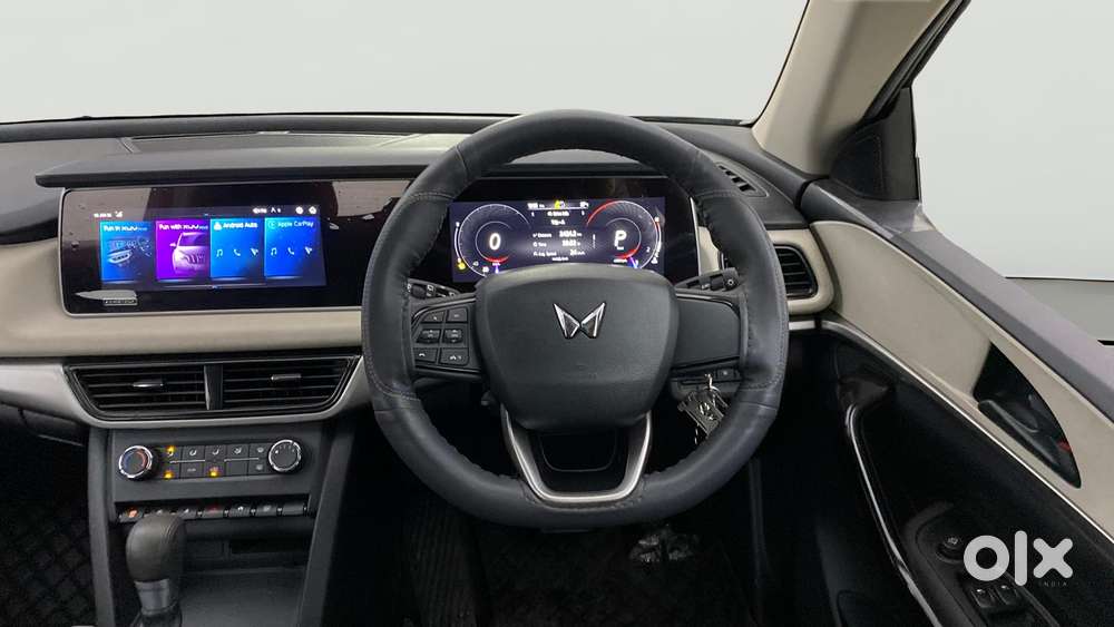 Mahindra Xuv700 2.0 Ax 5 Petrol At Str, 2023, Petrol