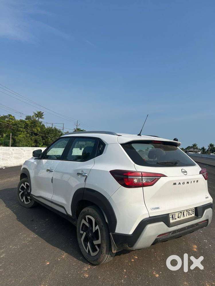 Nissan Magnite 1.0 Xv Turbo Cvt, 2022, Petrol