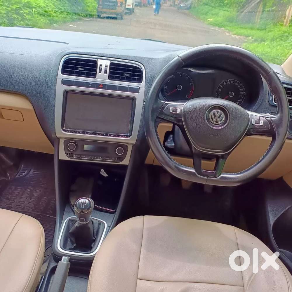 Volkswagen Polo Petrol Highline 1.2l, 2016, Petrol