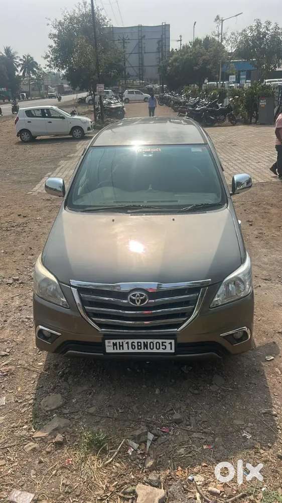 Toyota Innova 2015 Diesel 282000 Km Driven